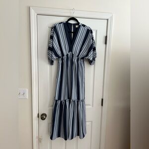 Taylor size 2 blue and white dress maxi midi dress